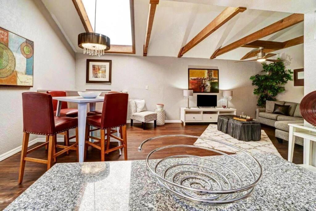 Hidden Couples Loft Retreat In Heights Foodie District Tampa Kültér fotó